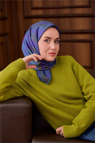 Twill İpek Eşarp Mor-Civert Yeşil Geçişli Kaymaz Tok Duruşlu 90X90
