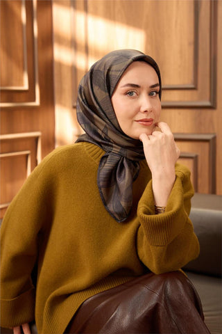 Twill İpek Eşarp Haki-Patlıcan Moru Desenli Tok Duruşlu 90X90