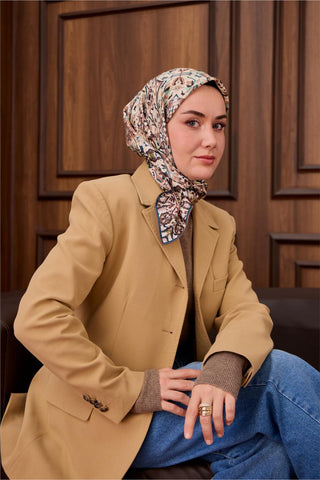 Twill İpek Eşarp Petrol Yeşili–Krem Desenli Tok Duruşlu Kaymaz 90X90