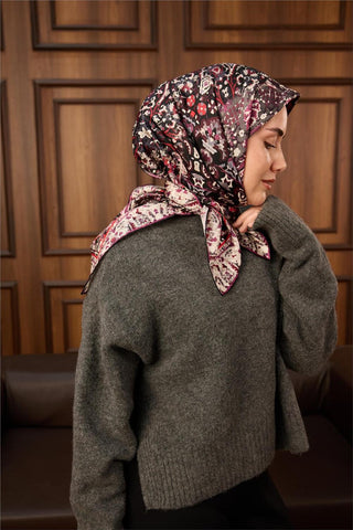 Twill İpek Eşarp Siyah–Bordo Desenli Tok Duruşlu Kaymaz 90X90