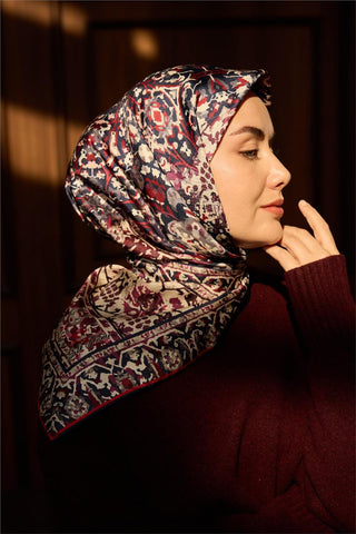Twill İpek Eşarp Lacivert–Bordo Desenli Tok Duruşlu Kaymaz 90X90