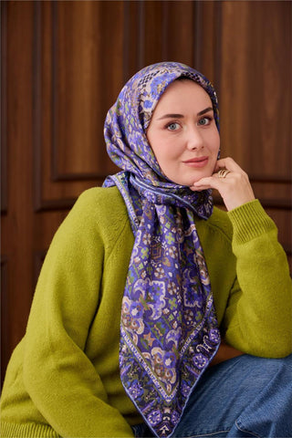 Twill İpek Eşarp Mor–Bebe Mavi Desenli Tok Duruşlu Kaymaz 90X90