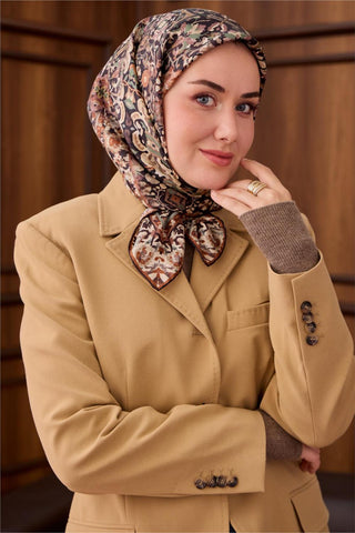 Twill İpek Eşarp Siyah–Kızıl Kahve Desenli Tok Duruşlu Kaymaz 90X90