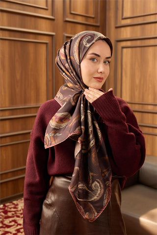 Twill İpek Eşarp Kahverengi–Vizon Desenli Tok Duruşlu Kaymaz 90X90