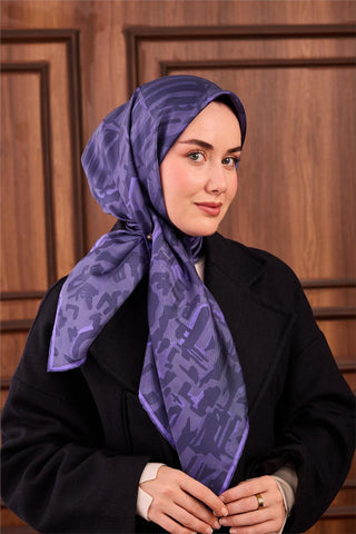 Twill İpek Eşarp Pastel Lila–Lacivert–Eflatun Desenli Tok Duruşlu 90X90