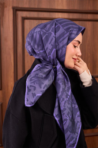 Twill İpek Eşarp Pastel Lila–Lacivert–Eflatun Desenli Tok Duruşlu 90X90