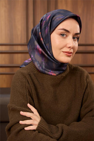 Twill İpek Eşarp Koyu Lacivert-Erguvan Desenli Tok Duruşlu 90X90