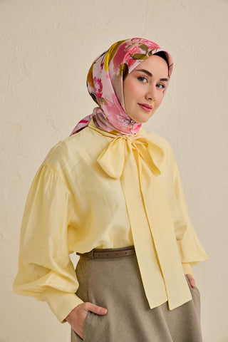 Twill İpek Eşarp Çiçek Desen Pudra Pembe 90x90 - Twill İpek Eşarp - | Silk Home