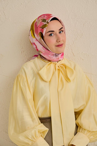 Twill İpek Eşarp Çiçek Desen Pudra Pembe 90x90 - Twill İpek Eşarp - | Silk Home