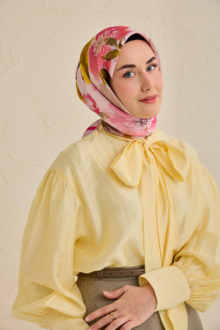 Twill İpek Eşarp Çiçek Desen Pudra Pembe 90x90 - Twill İpek Eşarp - | Silk Home