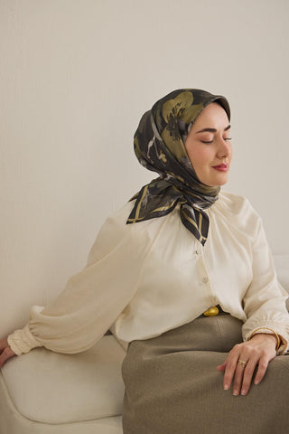 Twill İpek Eşarp Çiçek Desen Koyu Yeşil 90x90 - Twill İpek Eşarp - | Silk Home