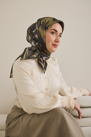 Twill İpek Eşarp Çiçek Desen Koyu Yeşil 90x90 - Twill İpek Eşarp - | Silk Home