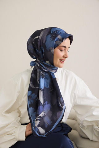 Twill İpek Eşarp Çiçek Desen Lacivert 90x90 - Twill İpek Eşarp - | Silk Home