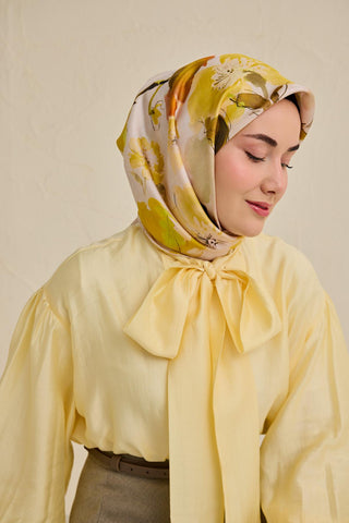 Twill İpek Eşarp Çiçek Desen Kırık Beyaz 90x90 - Twill İpek Eşarp - | Silk Home