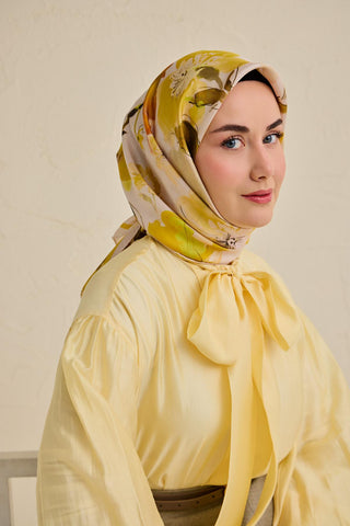 Twill İpek Eşarp Çiçek Desen Kırık Beyaz 90x90 - Twill İpek Eşarp - | Silk Home