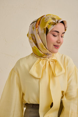 Twill İpek Eşarp Çiçek Desen Kırık Beyaz 90x90 - Twill İpek Eşarp - | Silk Home