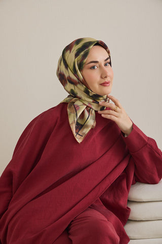 Twill İpek Eşarp Soyut Çiçek Desen Pastel Sarı 90x90 - Twill İpek Eşarp - | Silk Home