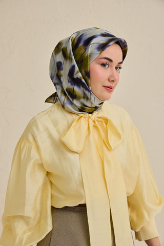 Twill İpek Eşarp Soyut Çiçek Desen Bebe Mavi 90x90 - Twill İpek Eşarp - | Silk Home