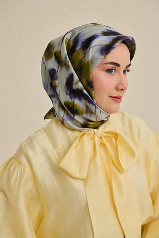 Twill İpek Eşarp Soyut Çiçek Desen Bebe Mavi 90x90 - Twill İpek Eşarp - | Silk Home