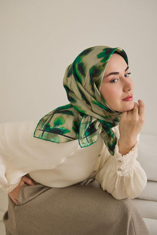 Twill İpek Eşarp Soyut Çiçek Desen Patina Yeşili 90x90 - Twill İpek Eşarp - | Silk Home
