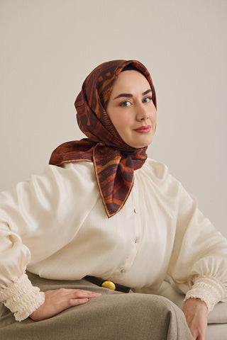 Twill İpek Eşarp Soyut Desen Acı Kahve 90x90 - Twill İpek Eşarp - | Silk Home