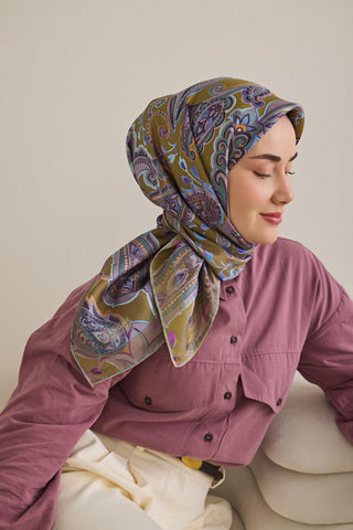 Twill İpek Eşarp Badem Motif Desen Yağ Yeşili 90x90 - Twill İpek Eşarp - | Silk Home