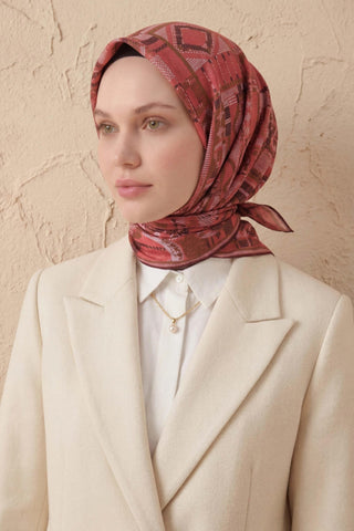 Soft Eşarp Geometrik Desen Çilek Pembe 90x90 - Soft Eşarp - | Silk Home