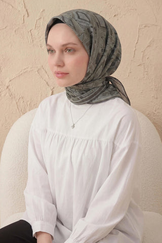 Soft Eşarp Geometrik Desen Eğrelti Yeşili 90x90 - Soft Eşarp - | Silk Home