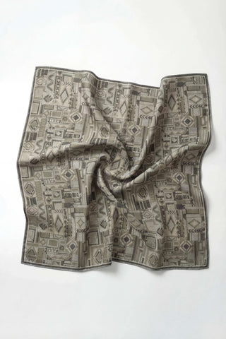 Soft Eşarp Geometrik Desen Eğrelti Yeşili 90x90 - Soft Eşarp - | Silk Home