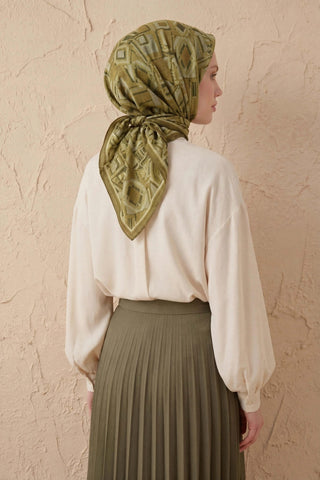 Soft Eşarp Geometrik Desen Fıstık Yeşili 90x90 - Soft Eşarp - | Silk Home