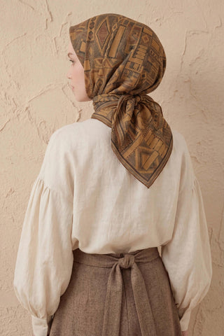 Soft Eşarp Geometrik Desen Koyu Hardal 90x90 - Soft Eşarp - | Silk Home