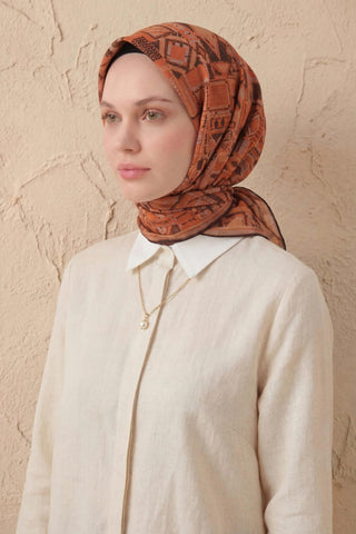 Soft Eşarp Geometrik Desen Koyu Turuncu 90x90 - Soft Eşarp - | Silk Home