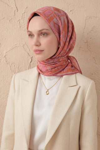 Soft Eşarp Geometrik Desen Pembe 90x90 - Soft Eşarp - | Silk Home