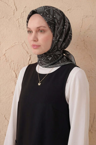 Soft Eşarp Geometrik Desen Siyah 90x90 - Soft Eşarp - | Silk Home