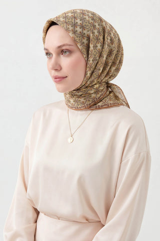 Soft Scarf Minimal Pattern Cream