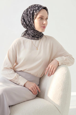 Soft Eşarp Yaprak Desen Siyah 90x90 - Soft Eşarp - | Silk Home