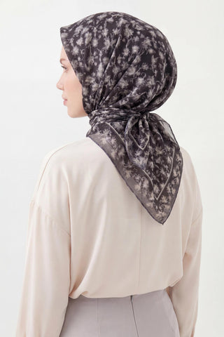 Soft Eşarp Yaprak Desen Siyah 90x90 - Soft Eşarp - | Silk Home