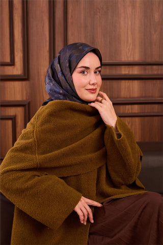Twill İpek Eşarp Lacivert Mavi Yeşil Tonlu Desenli Tok Duruşlu 90X90