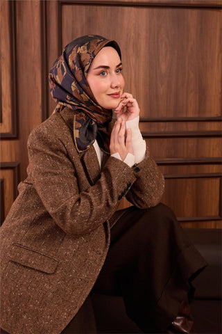 Twill İpek Eşarp Lacivert Çiçek Desenli Tok Duruşlu 90X90