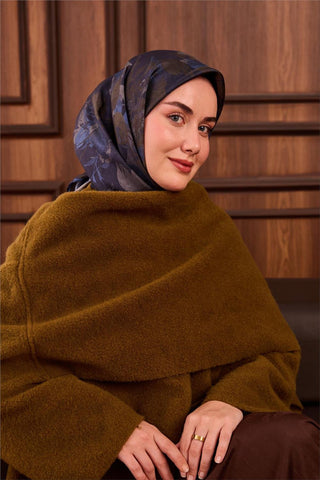 Twill İpek Eşarp Lacivert Mavi Yeşil Tonlu Desenli Tok Duruşlu 90X90