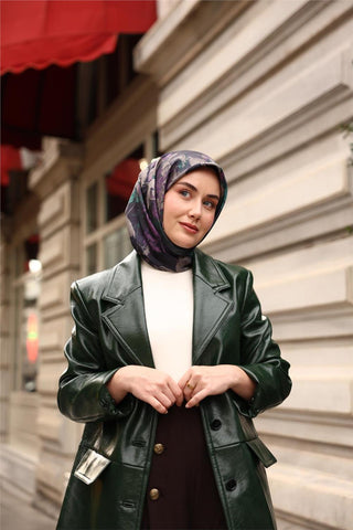 Twill İpek Eşarp Lacivert-Yeşil Çiçek Desenli Tok Duruşlu Kaymaz 90X90