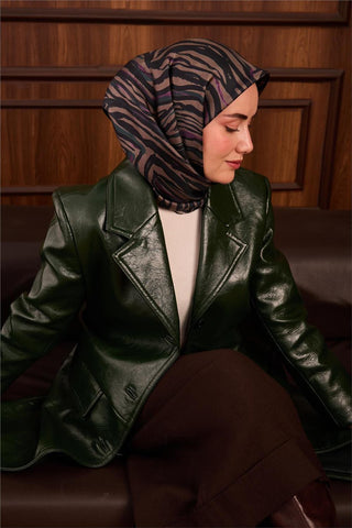 Twill İpek Eşarp Petrol Yeşili Erguvan Geometrik Desenli Tok Duruşlu 90X90