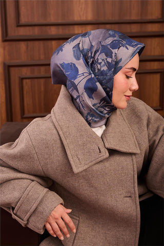 Twill İpek Eşarp Saks Gri Gece Mavi Çiçek Desenli Tok Duruşlu 90X90