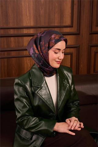 Twill İpek Eşarp Koyu Yeşil–Eflatun Çiçek Desenli Tok Duruşlu 90X90