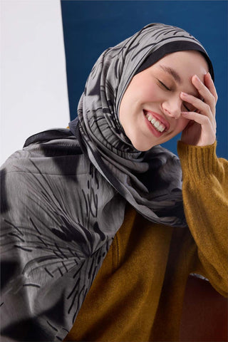 Viskon Mayda Şal Gri Zeminli Siyah Detaylı Desenli Yumuşak Dokulu Dökümlü
                190X70