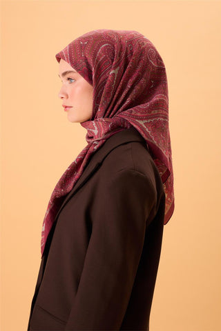 Viskon Karışımlı Velora Eşarp Mürdüm-Vizon Yeşil Gümüş Pembe Desenli Tok
                Duruşlu 90X90
