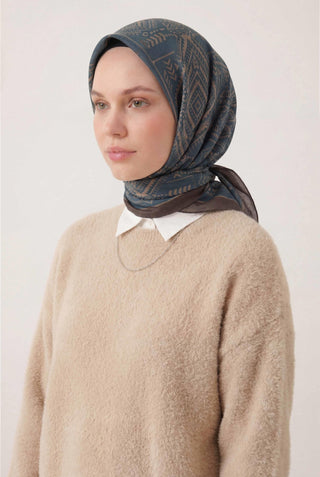 Viskon Velora Eşarp Dört Mevsim Kilim Desen Petrol Mavisi 90X90 - Velora Eşarp - | Silk Home
