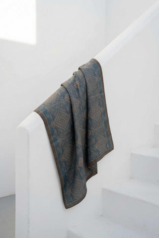 Viskon Velora Eşarp Dört Mevsim Kilim Desen Petrol Mavisi 90X90 - Velora Eşarp - | Silk Home