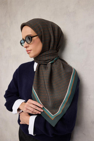 Viskon Aura Eşarp Zümrüt Yeşili Zincir Desenli Tok Duruşlu 90X90