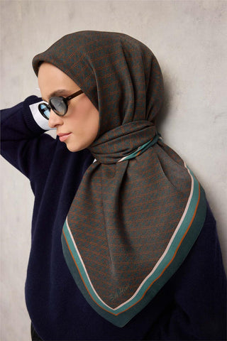 Viskon Aura Eşarp Zümrüt Yeşili Zincir Desenli Tok Duruşlu 90X90